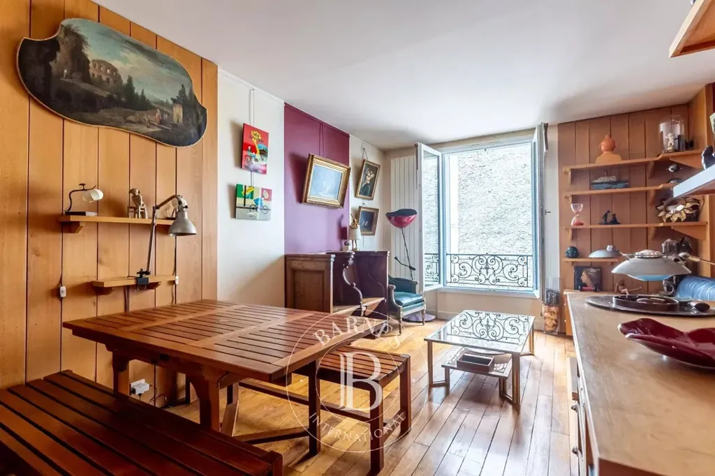 Séjour - Appartement 3 Chambres avec Vue Sud à Paris 8