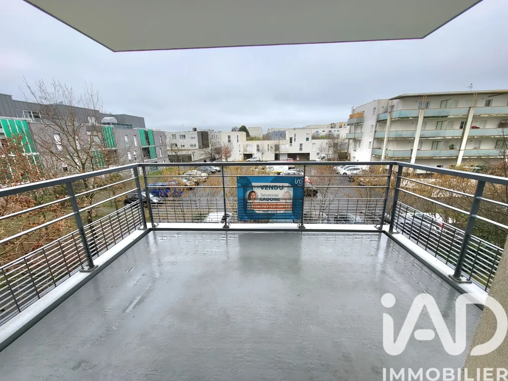 Rõdu - Bright Apartment with Terrace in Tours