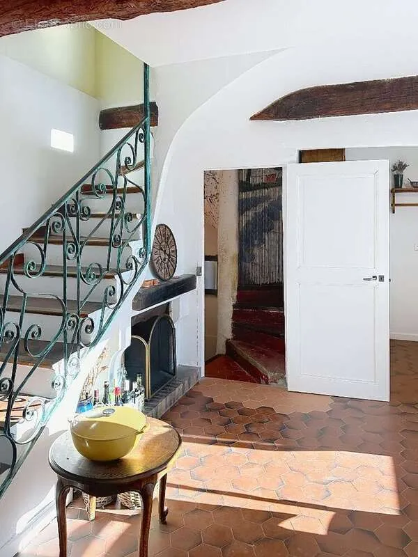 Toad - 18th Century House with Pool in Lorgues