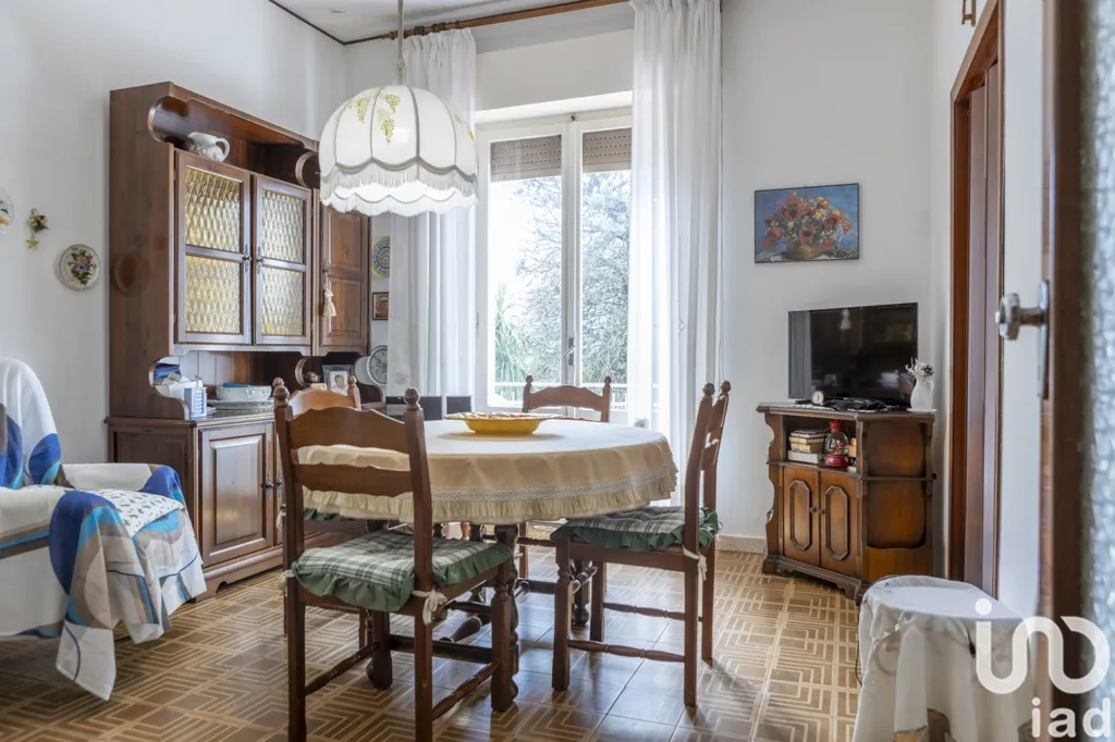 Salle à manger - Independent House with Balcony in Osimo