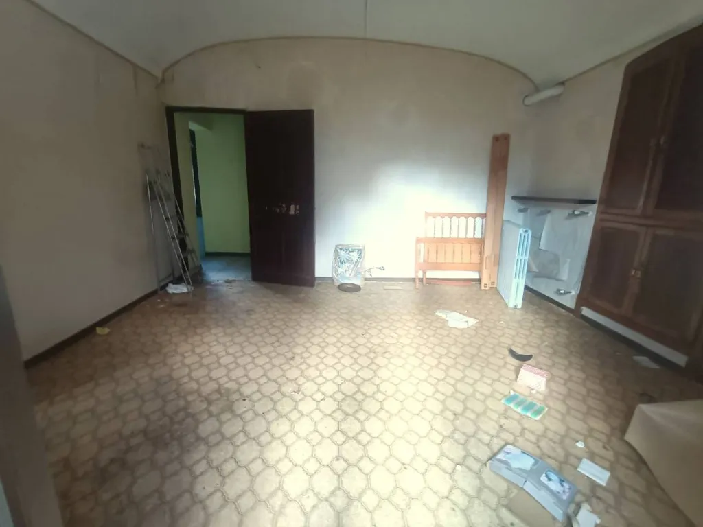 Pièces - Rustic Villa to Renovate in Roccavione
