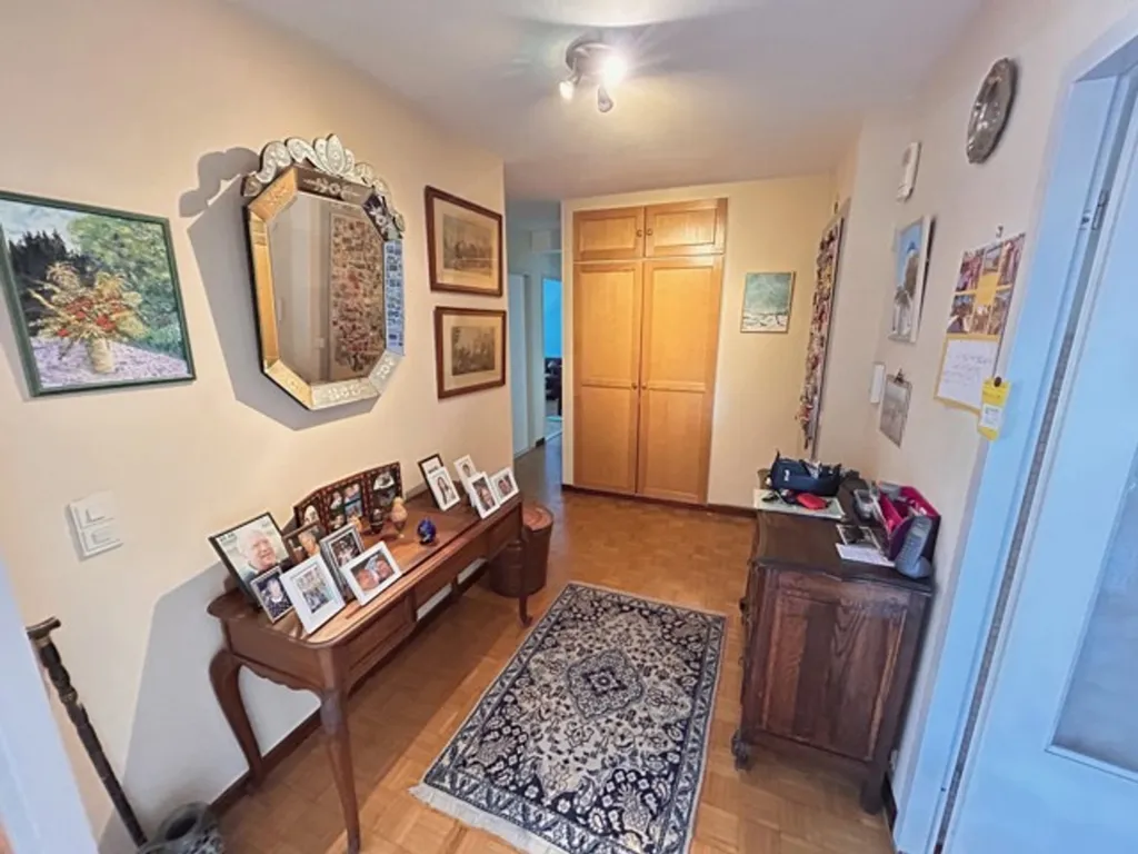 3-Bed Apartment with Garden View in Uccle