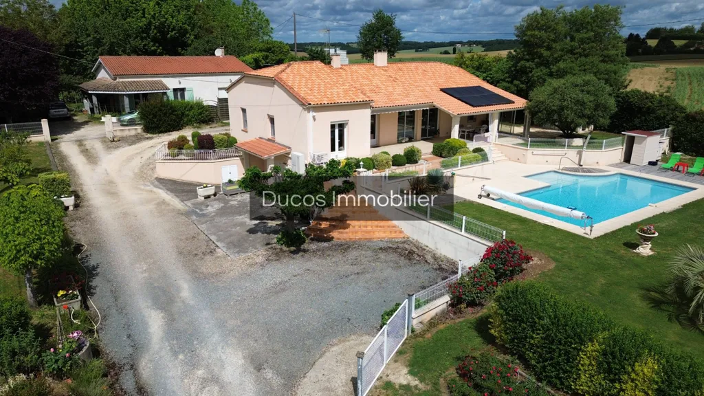 Vue aérienne - Ensemble de 2 Maisons avec Piscine à Tombebœuf