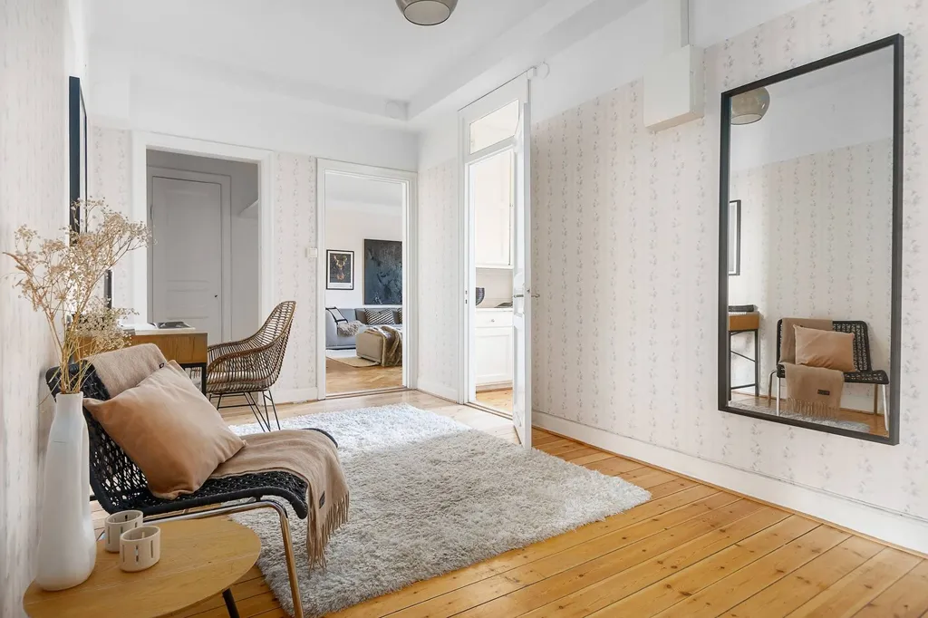 Hallway - 1930s Charm Flat in Haga Norra, Solna