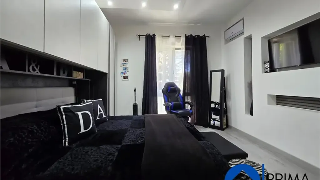 Bedrooms - Villa with Two Gardens on Viale Donatelli, Terni