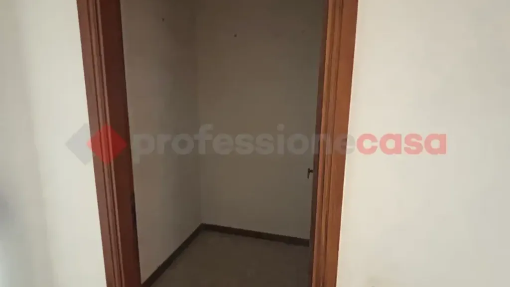 Esik - Panoramic Apartment with Balcony in Taranto