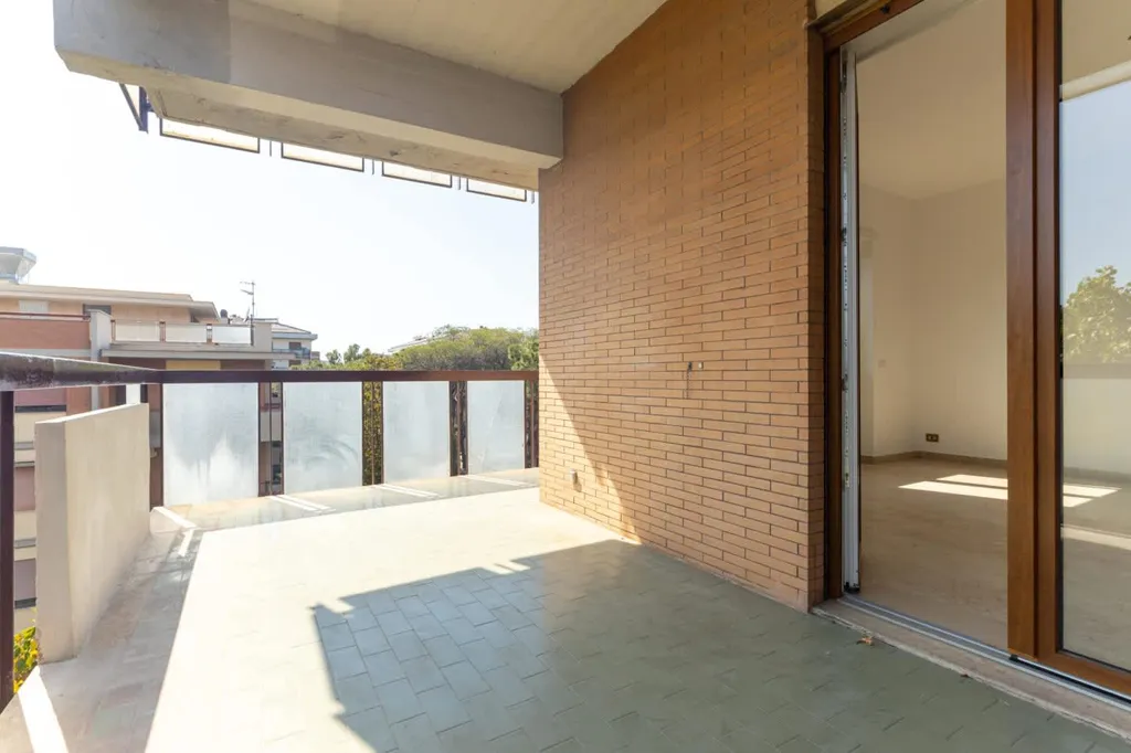 Balcon - Four-Bedroom Apartment with Terrace in Rome