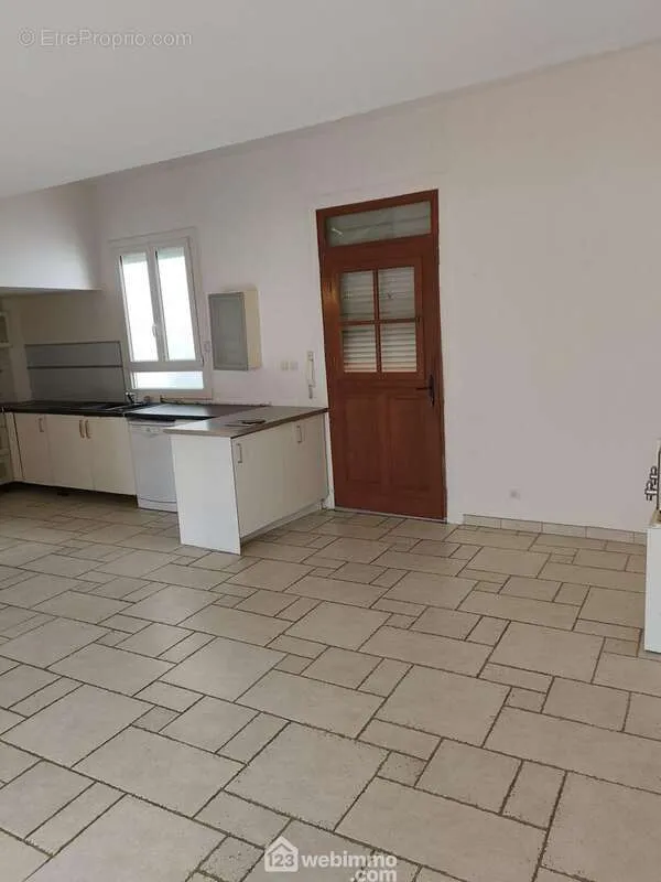 Köök - Duplex with Rare Volumes in Sète Centre