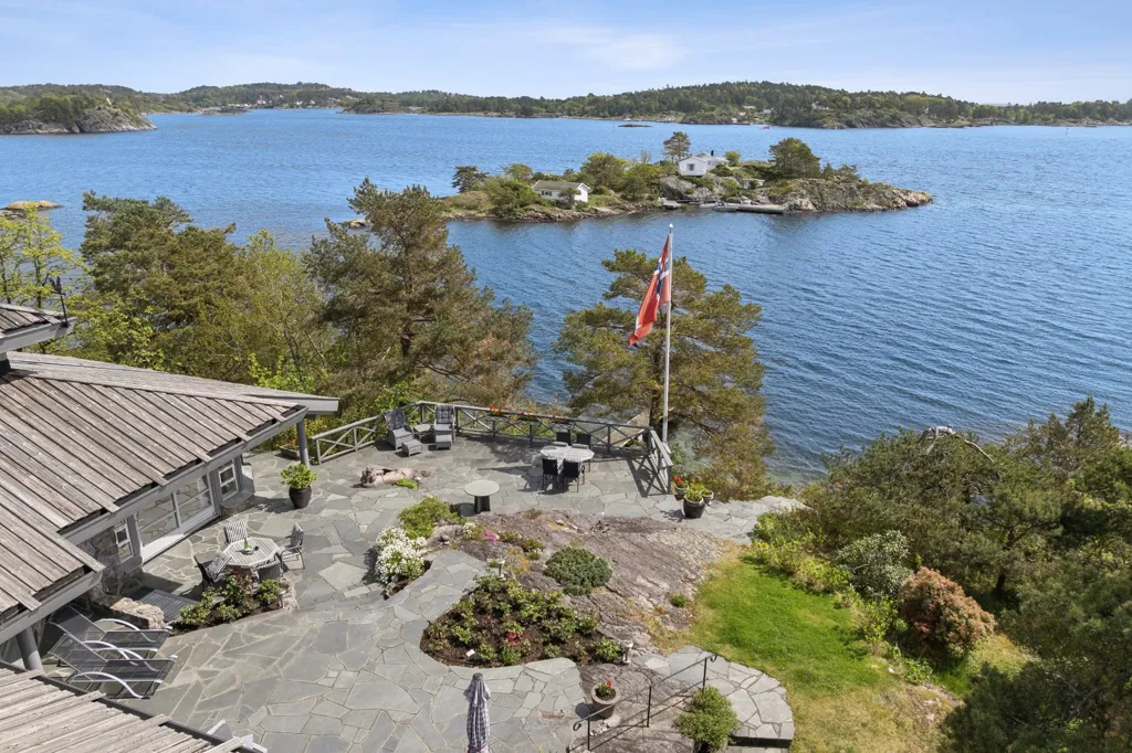 Terrasse - Architectural Detached House with Private Pier in Groos