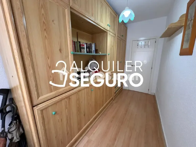 Esik - Fully Renovated Flat with Balcony in Carabanchel