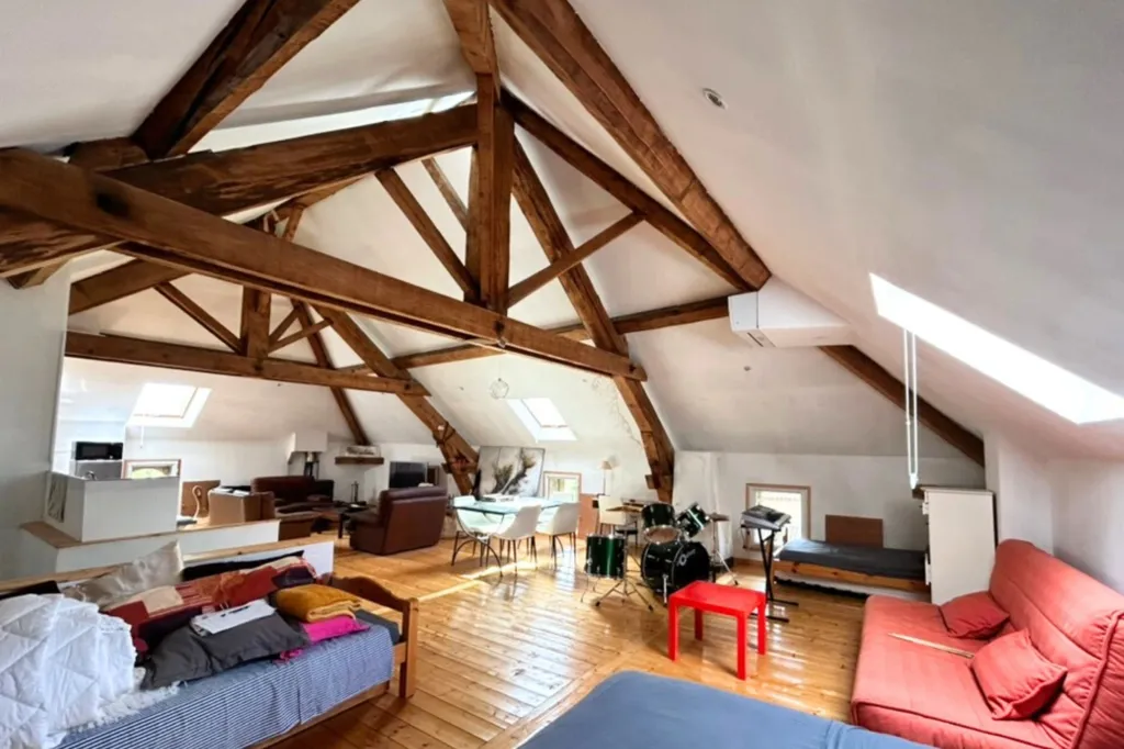 Toad - Stone Cottage with Pool in Gleizé