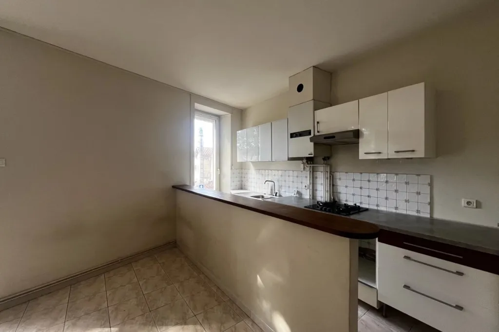 Cuisine - Maison de 3 Pièces avec Terrasse à Arles
