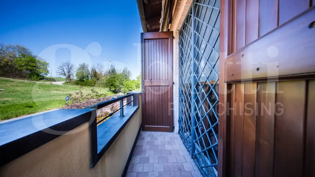 Balcon - Apartment with Balcony in Monte San Pietro