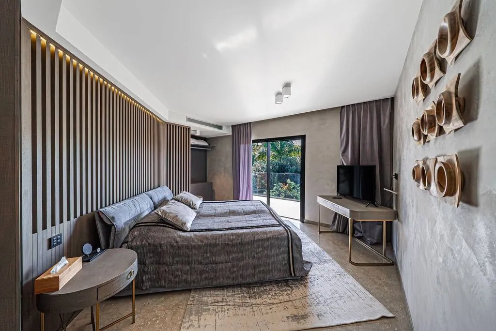 Bedrooms - 10-Bedroom Chalet with Pool in Guadalmina Baja