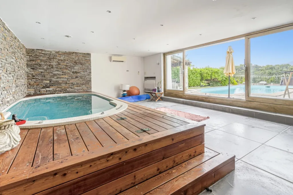 Bassein - Villa with Panoramic Sea View in La Gaude