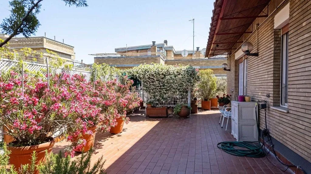 Terrazza - Exclusive Penthouse with Panoramic Terrace in Rome