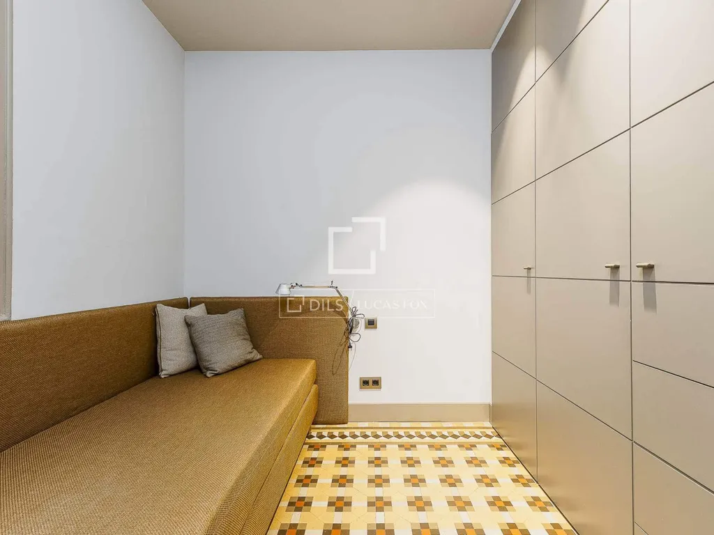 hallway_entrance