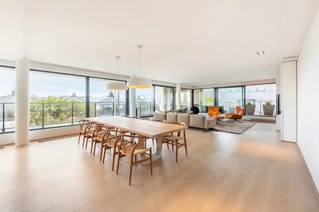Dining Room - Bright Apartment with River Views in Antwerp