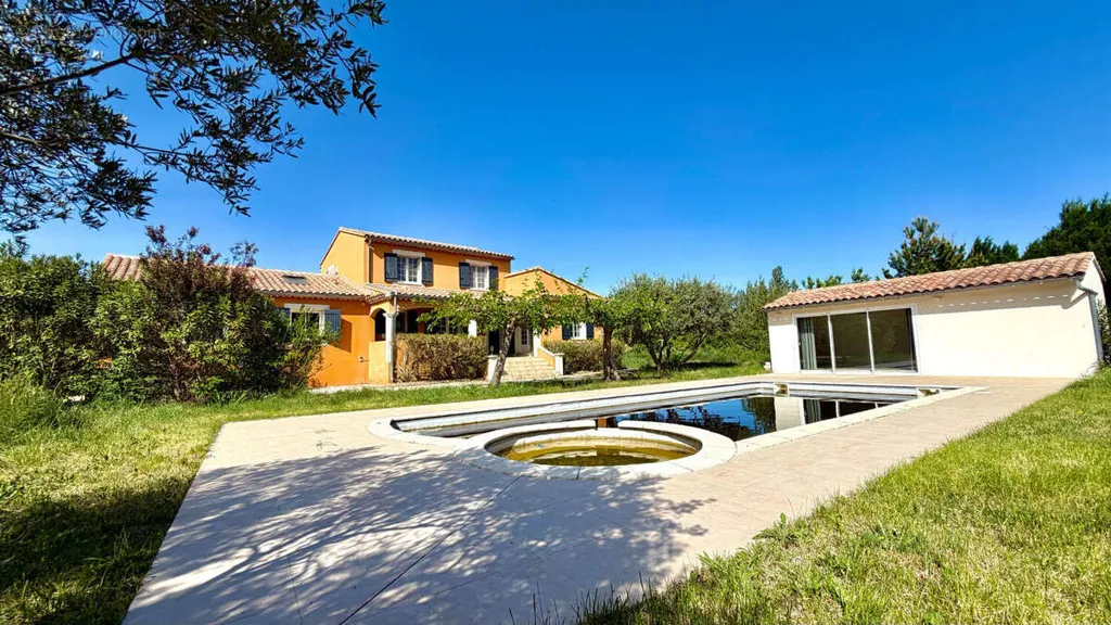 Bassein - Villa with Pool in Entragues-sur-la-Sorgue