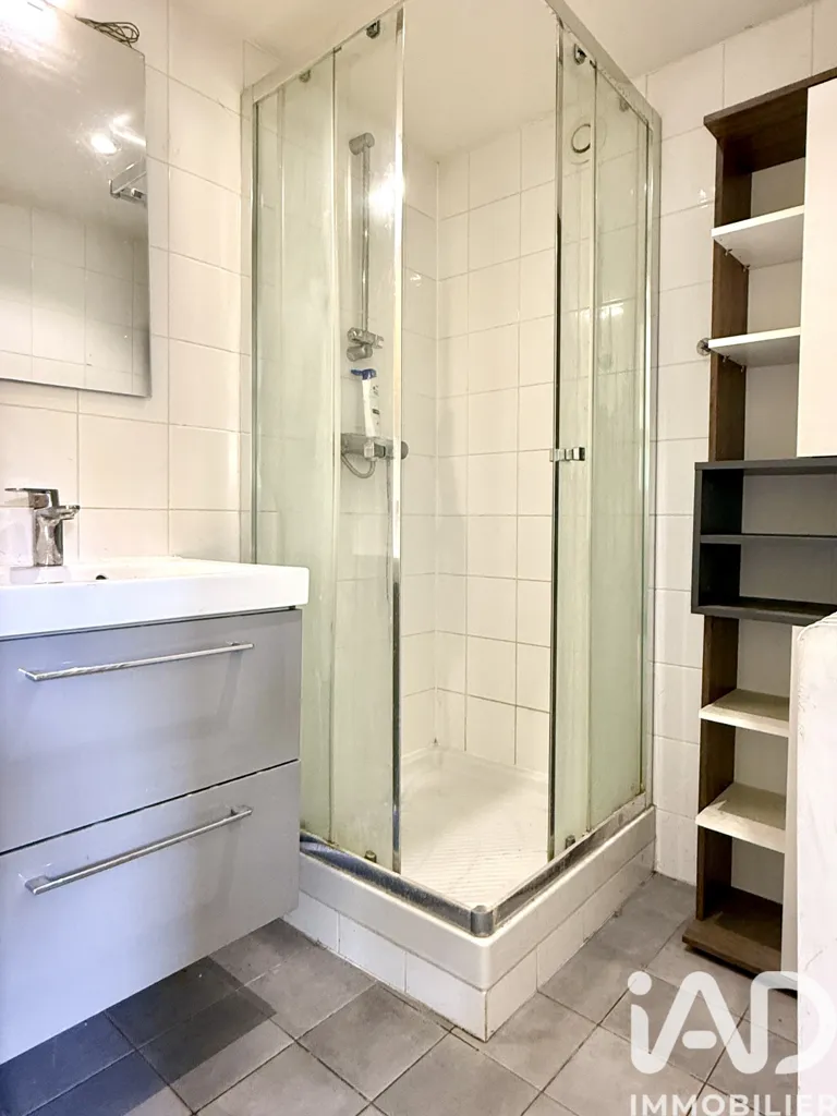 Salles de bain - Maison de Plain-Pied avec Jardin à Igny