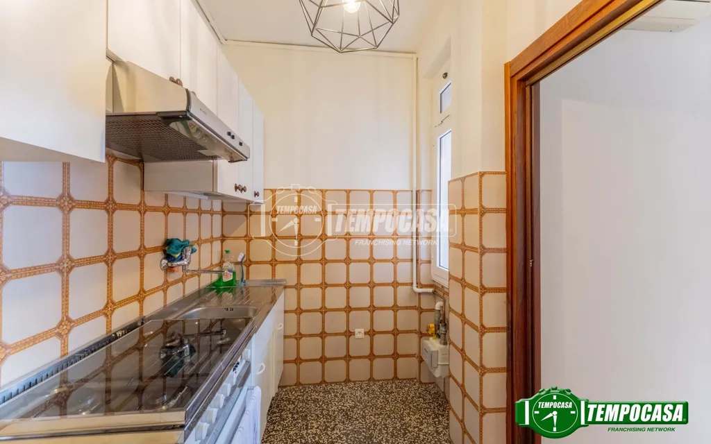 Cuisine - 1960s Apartment with Double Exposure in Milan