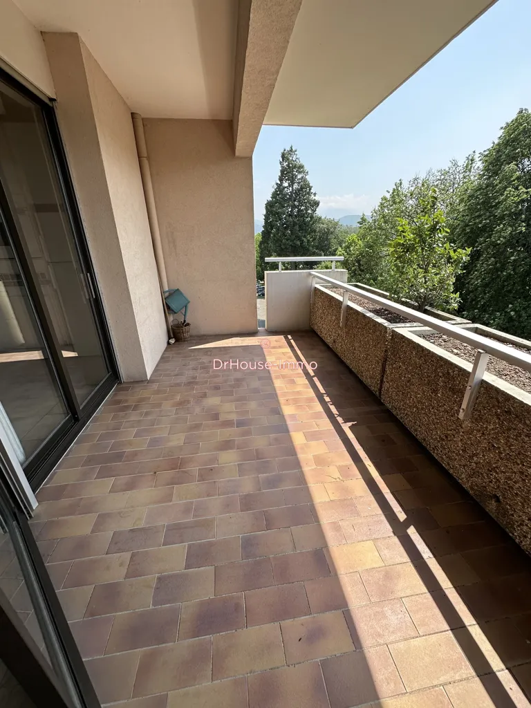 Balcony - Apartment with Balcony and Terrace in Central Location