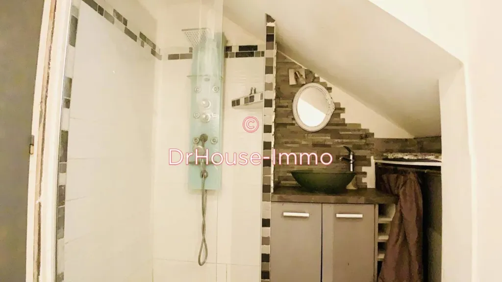 Vannitoad - 7-Piece House with Studio Near Amilly