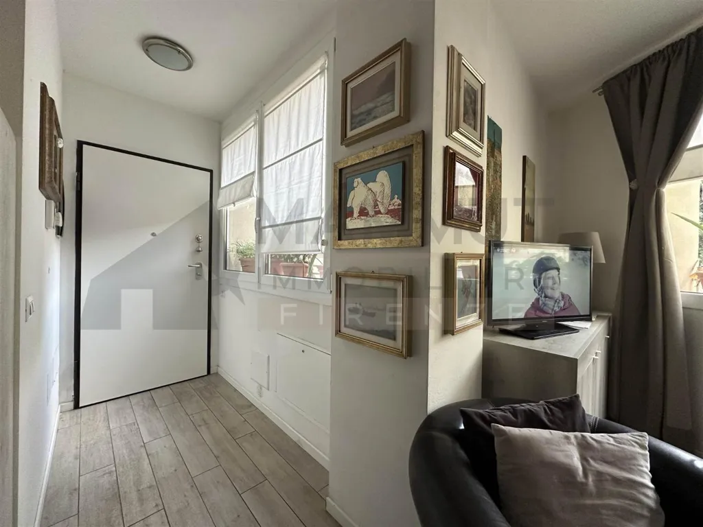 Esik - Apartment with Terrace in Central Florence