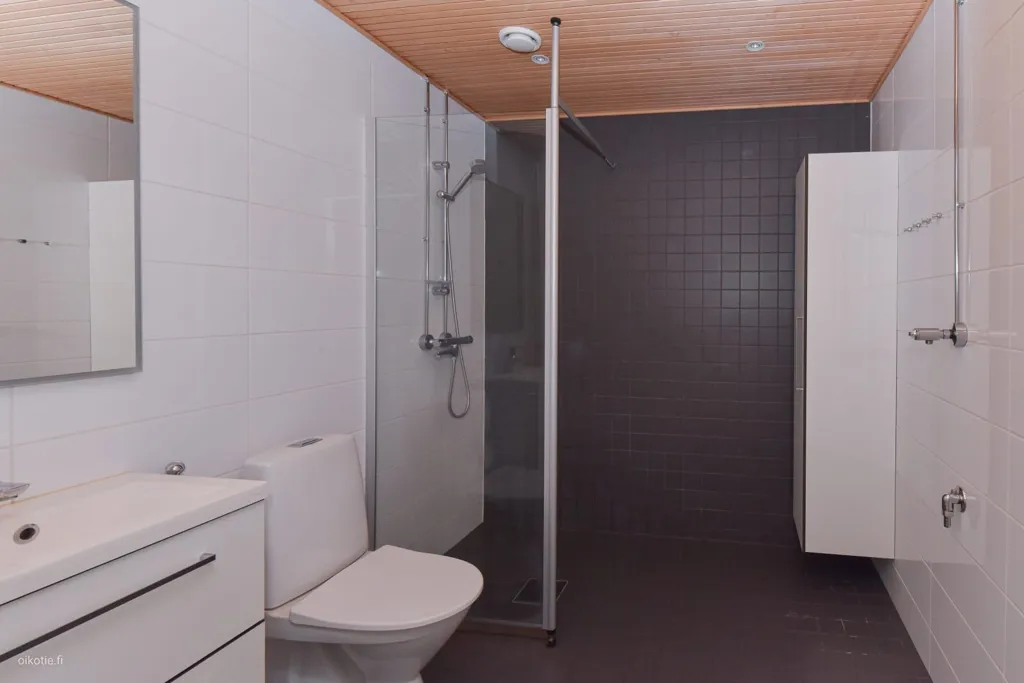 Vannitoad - Modern Studio Flat with Parking in Leppävaara