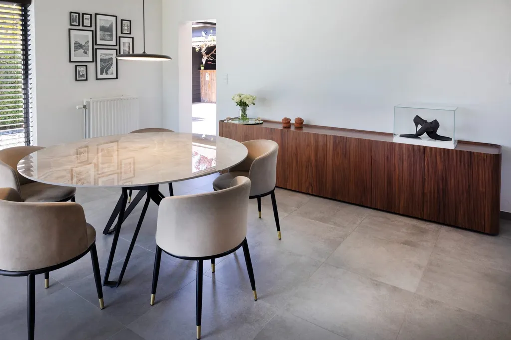 Salle à manger - Maison Rénovée avec Piscine à Sint-Eloois-Winkel