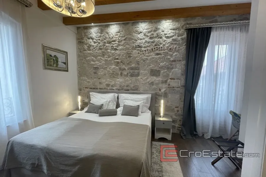 Magamistoad - Four-Bedroom Apartment with Waterfront View in Split