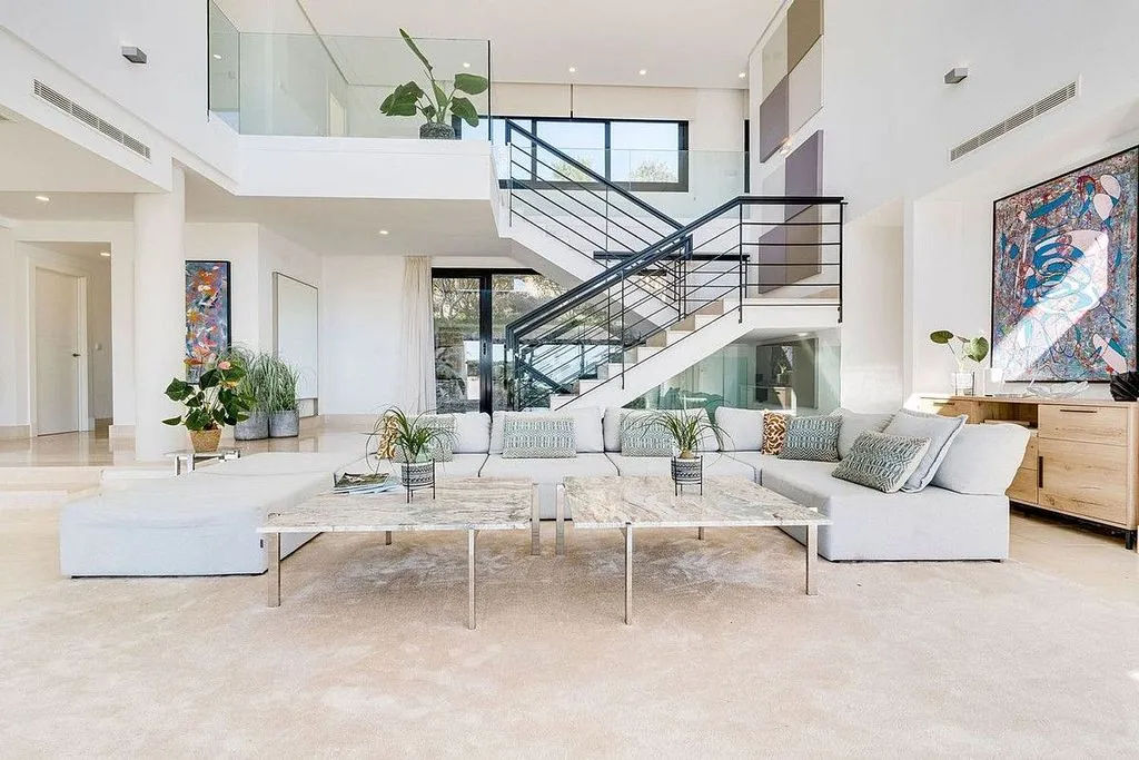 Living Room - Chalet with Pool and Terrace in Sotogrande