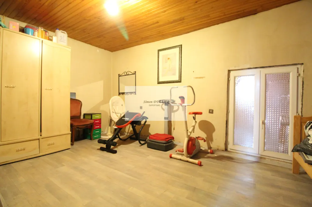 Toad - Six-Bedroom House in St-Affrique Centre