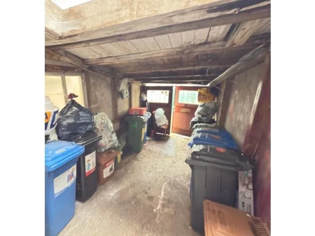 Garage - Appartement au RDC avec Terrasse à Esch-sur-Alzette