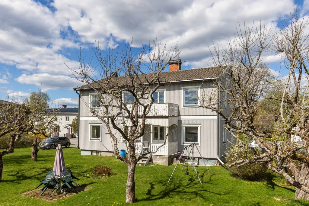 Aed - Spacious Villa with Garden in Örebro