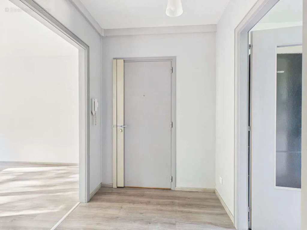 Hallway - Apartment with Terrace in Illkirch-Graffenstaden