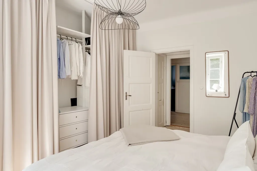 Chambres - Charming Corner Apartment with Four-Directional Views in Kristianstad