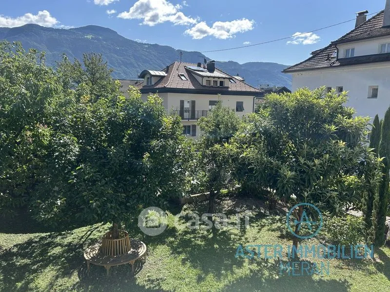 Aed - Villa with Extensive Garden in Lana