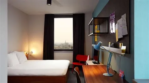 Bedrooms - Private Room with Bathroom in Social Hub
