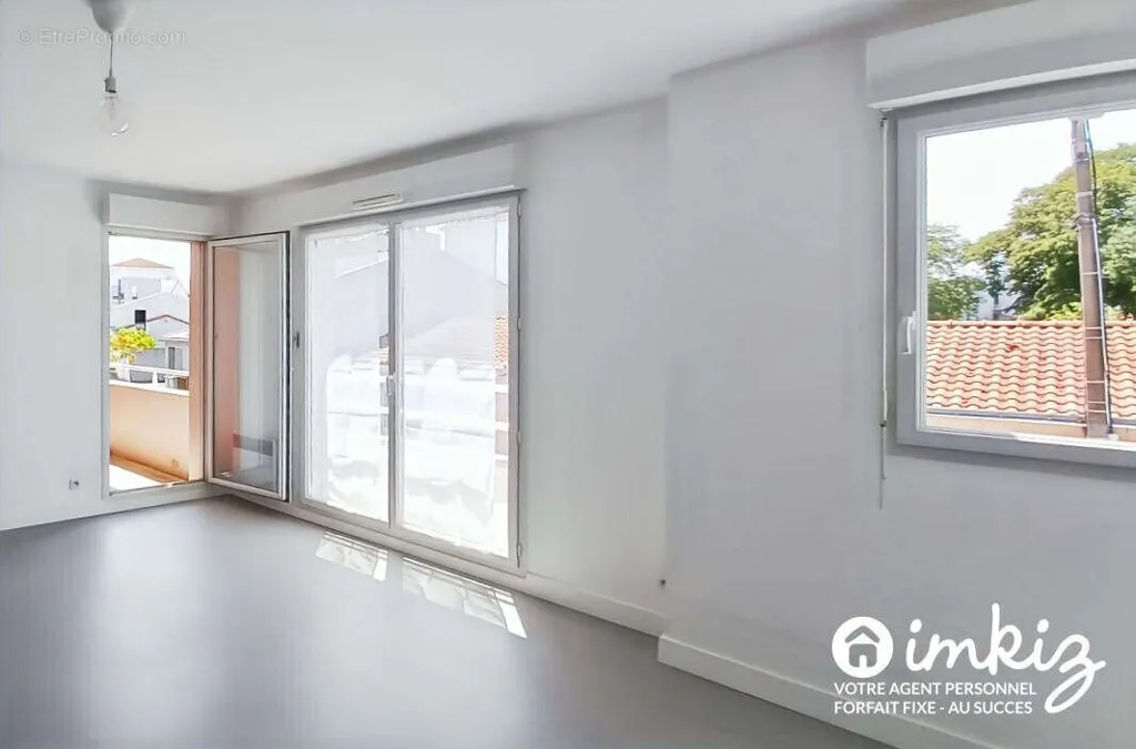 Pièces - Appartement Traversant avec Garage à Rezé