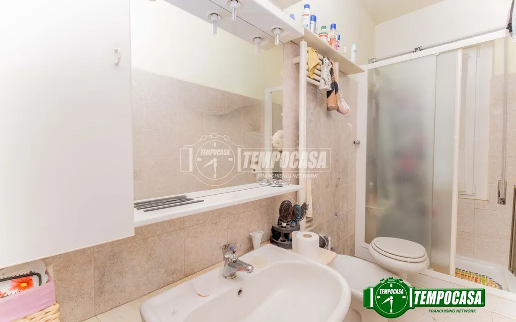 Salles de bain - 3-Bedroom Apartment with Balcony in Milan