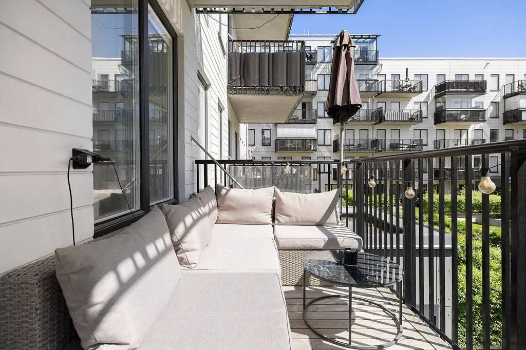 Balcony - Modern Flat with South-Facing Balcony in Barkarby