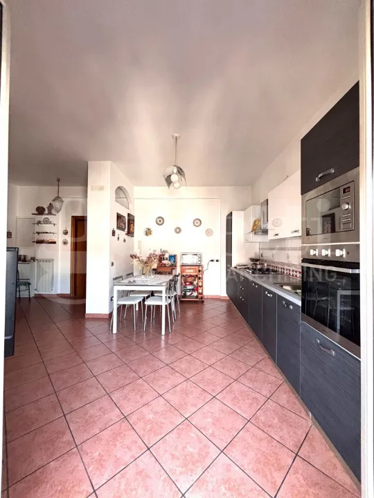Cuisine - Apartment with Balconies in Central Naples