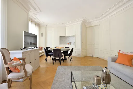 Elutuba - Haussmannian Flat with Balcony in Paris 15th
