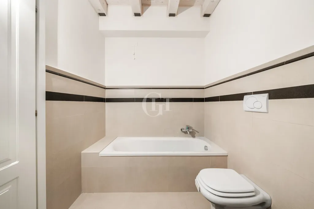 Bagni - Lakefront Apartment with Panoramic View in Torri del Benaco