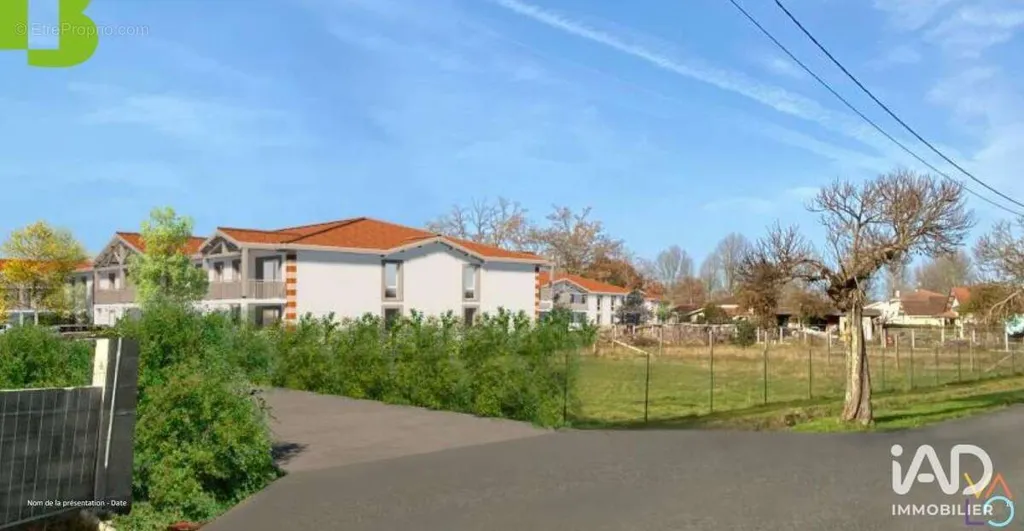 Appartement avec Terrasse au Centre de Parentis-En-Born