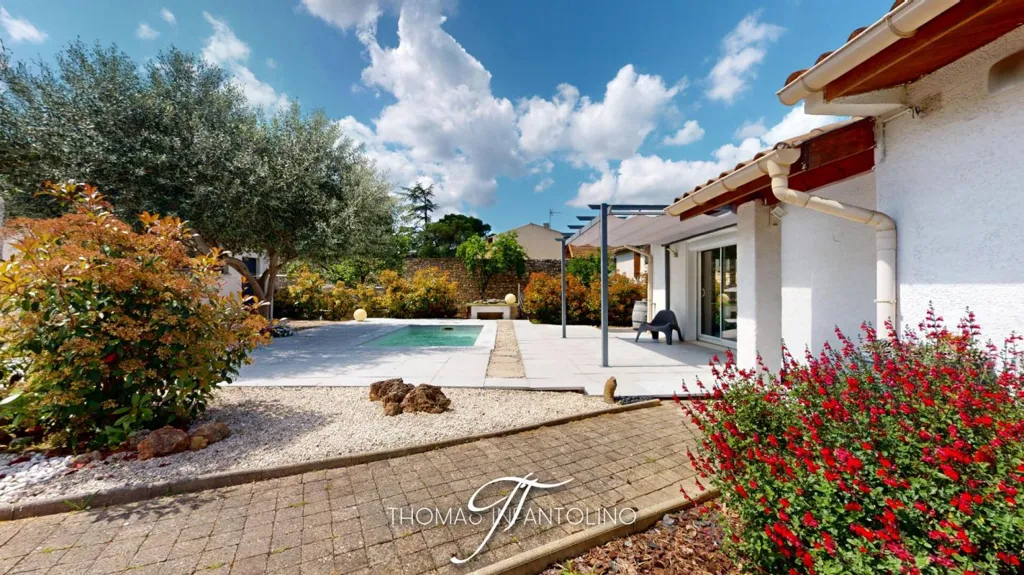 Piscine - Maison de Plain-Pied avec Piscine à Lagrasse