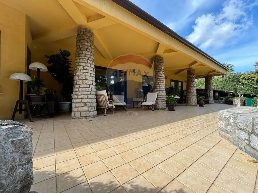 Terrass - Luxury Villa with Pool in Mondello, Palermo
