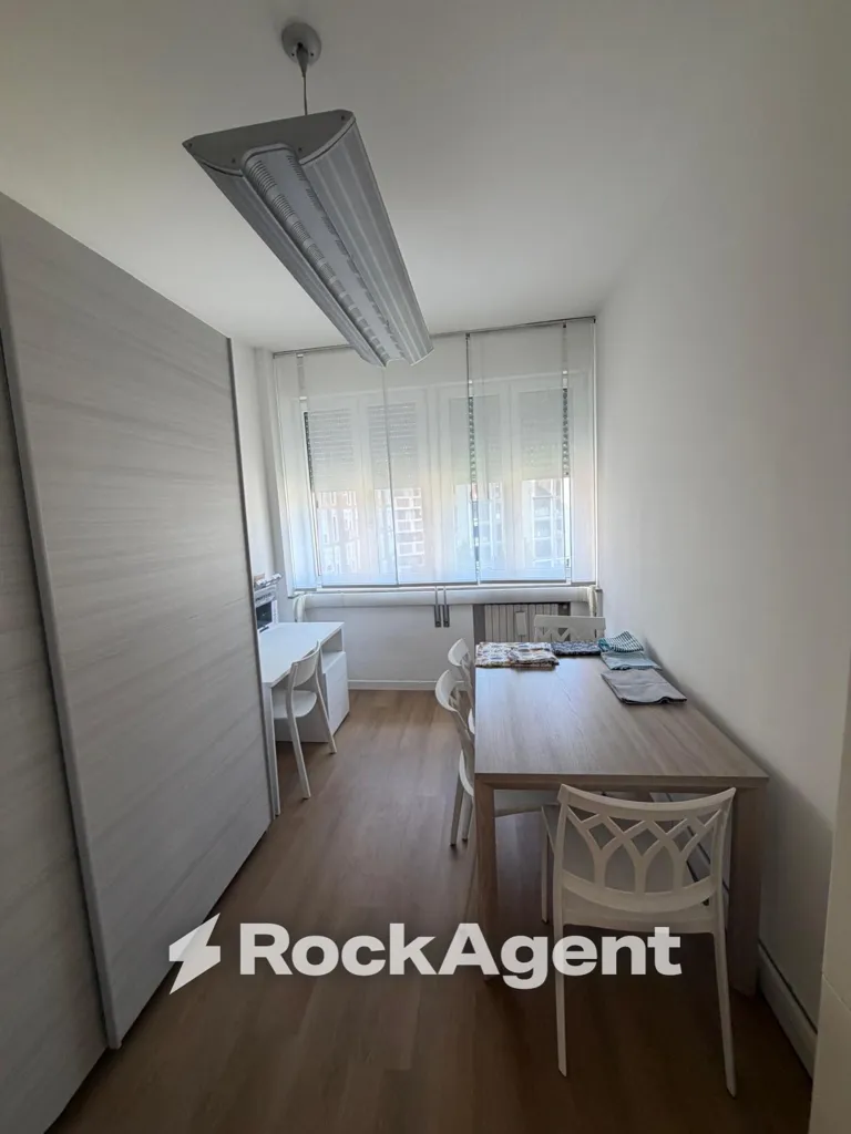 Salle à manger - Rear-Facing Apartment with Terrace in Padua Centre