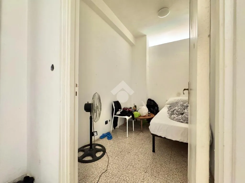 Bedrooms - 4-Room Apartment with Balcony in Bari